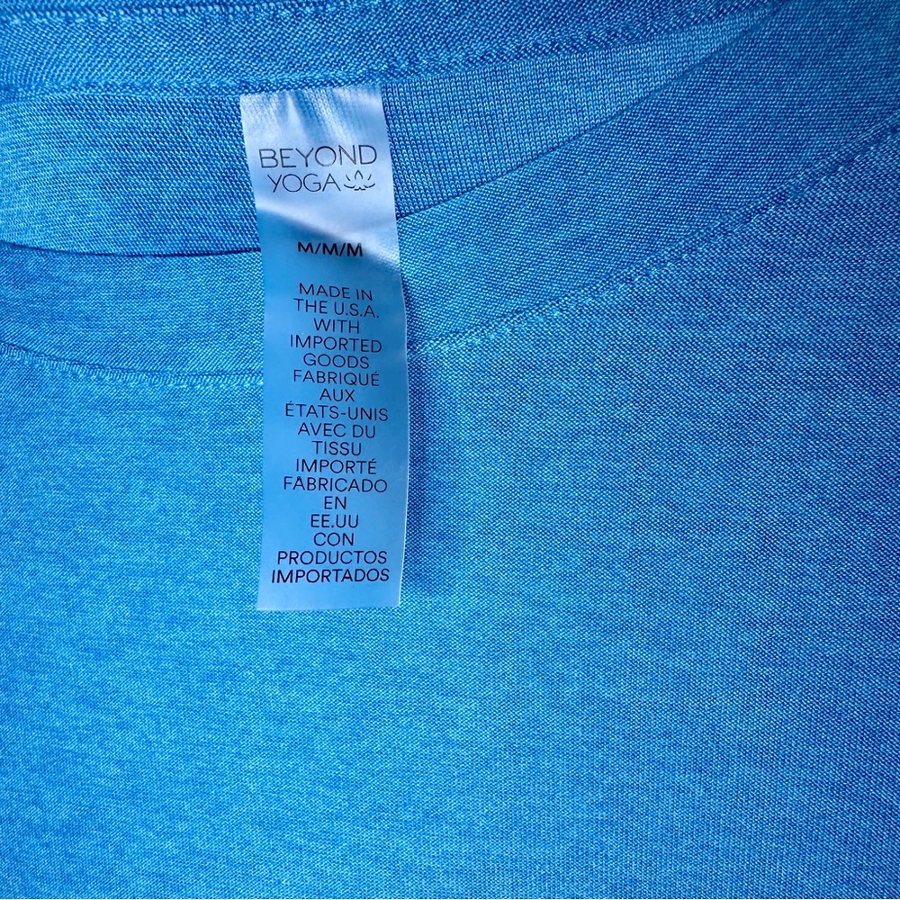 ❌ SOLD - BEYOND YOGA Featherweight On The Down Low Tee Cali Blue (M) - Picture 10 of 11